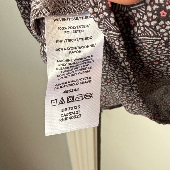 LOFT Black Patterned Ruffle Blouse - Picture 5 of 5